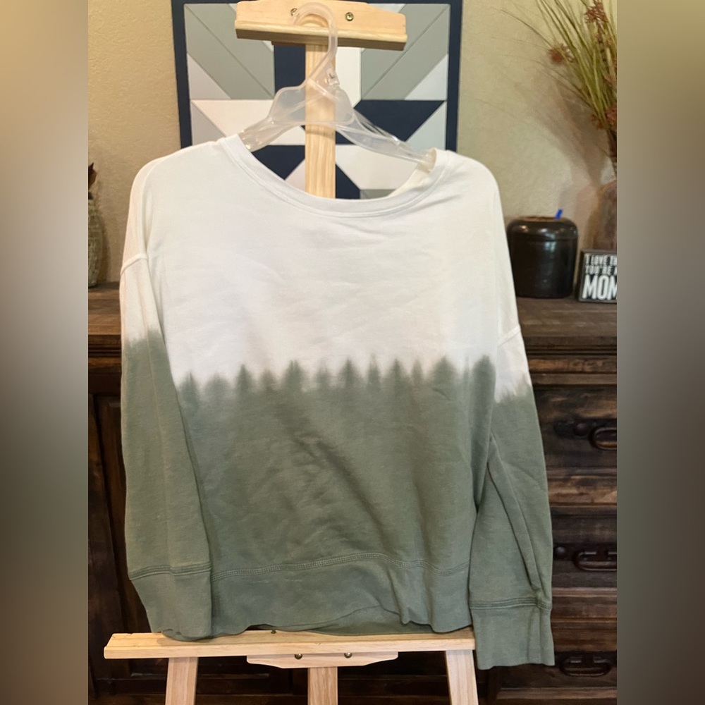 A.N.A medium green and white long sleeve shirt